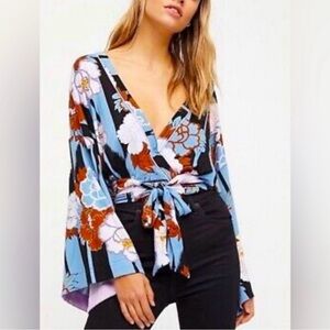 FREE PEOPLE Thats a Wrap kimono sleeve - black combo -size XS. Like new